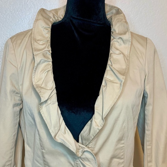 Talbots Ruffle Trim Blazer Short Waisted Tan Size 10 Petite - Picture 2 of 11